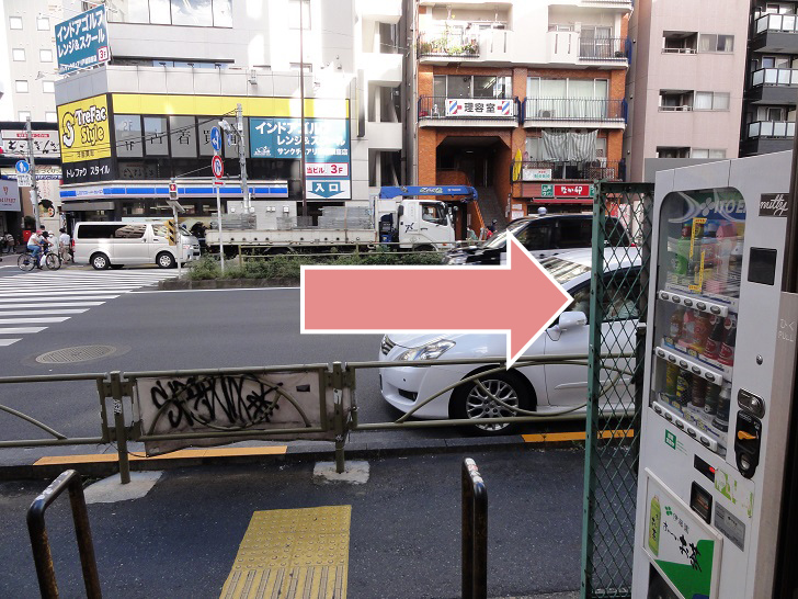 戸越駅　A3出口を出て、右に曲がってください